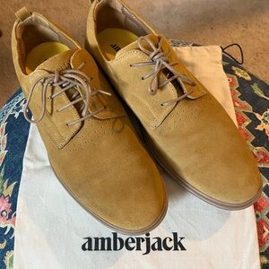 Men’s Amberjack dress shoes size 10.5 suede leather tan